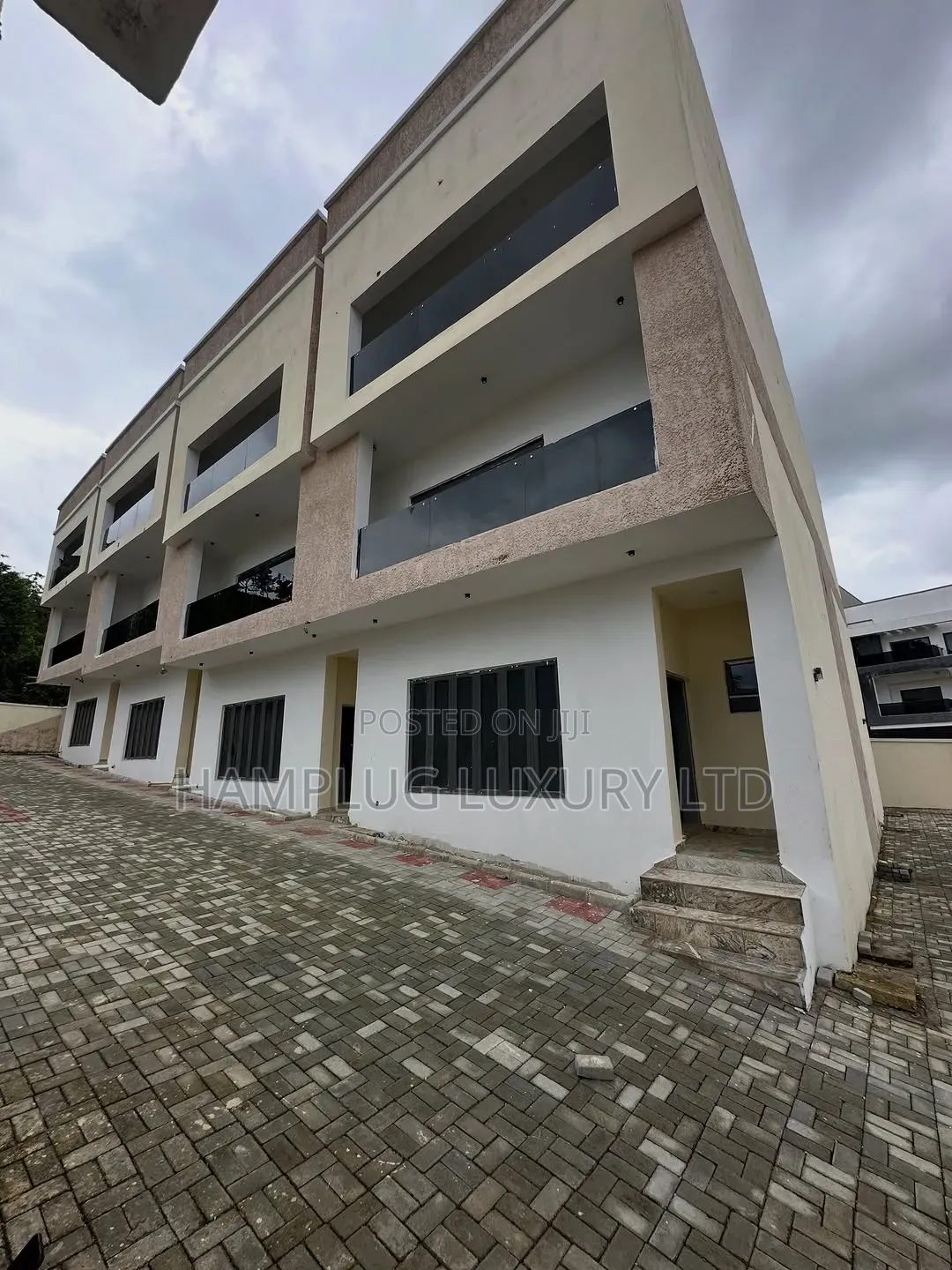 4bdrm Townhouse/Terrace in Apo for sale in Apo Resettlement