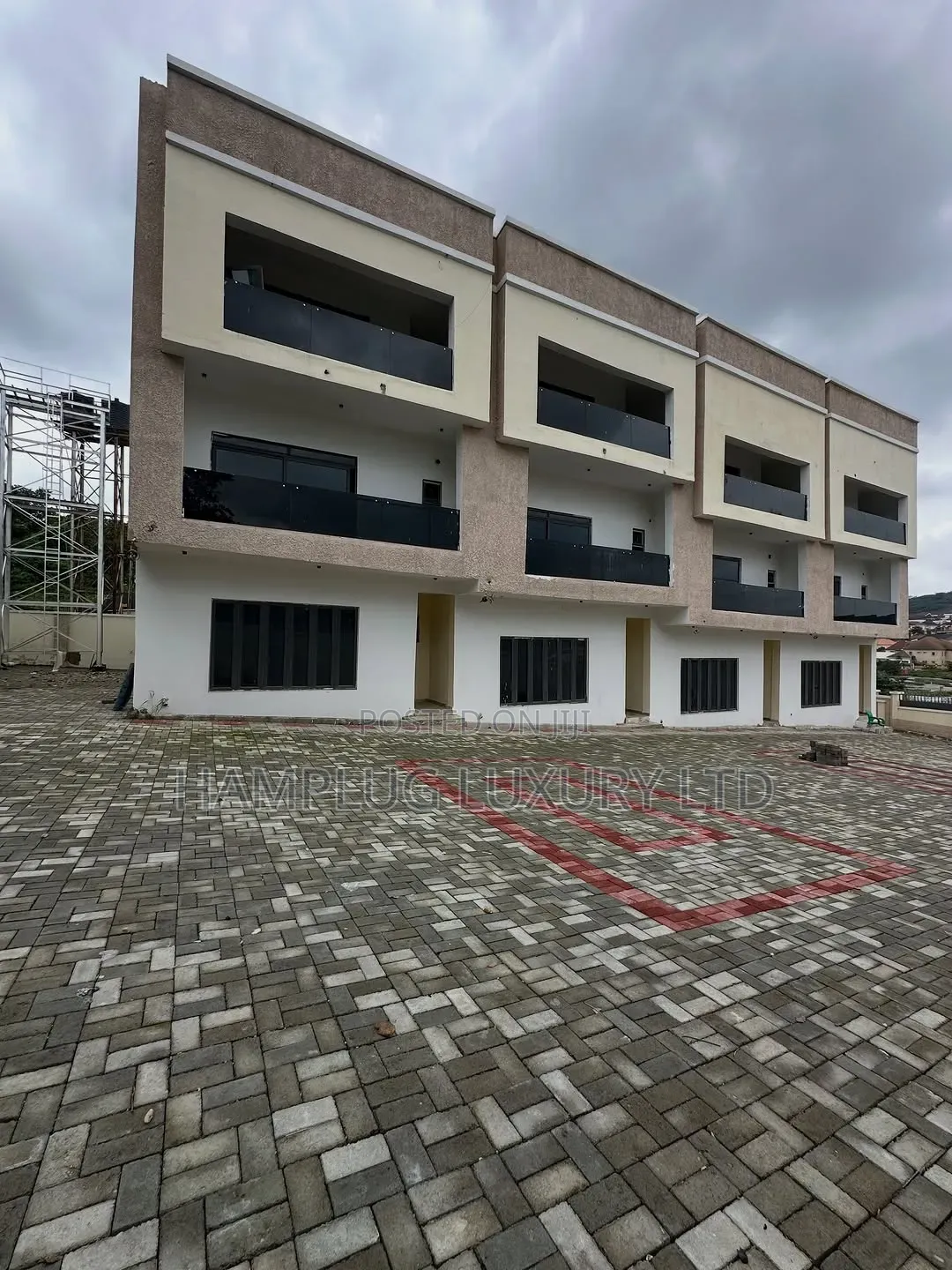 4bdrm Townhouse/Terrace in Apo for sale in Apo Resettlement