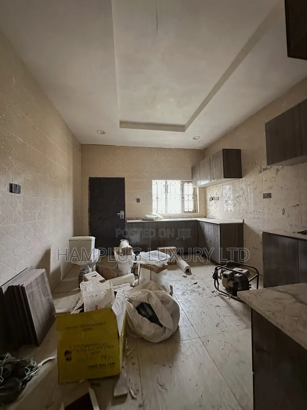 4bdrm Townhouse/Terrace in Apo for sale in Apo Resettlement