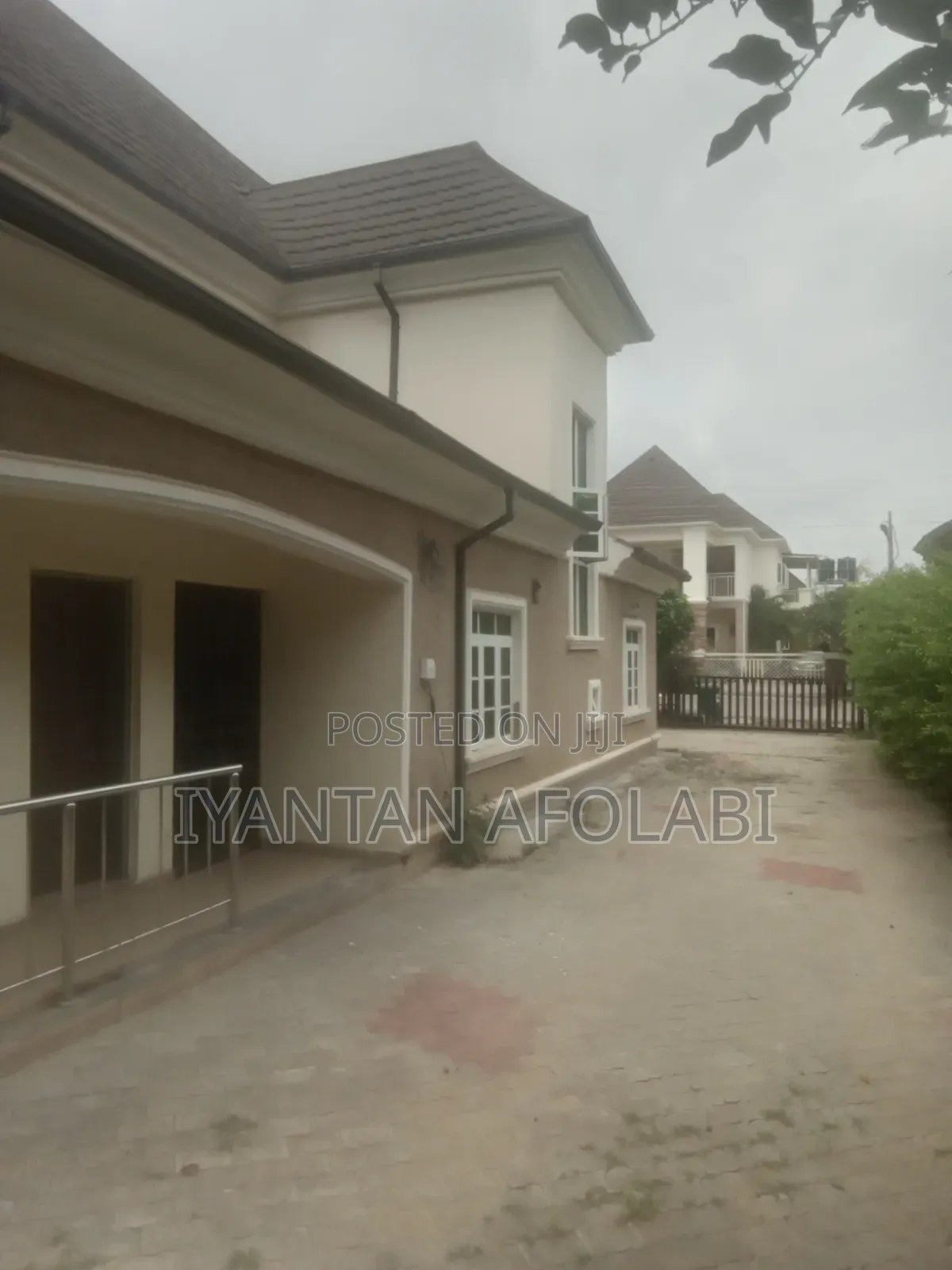 5bdrm Duplex in River Park, FHA for sale in FHA