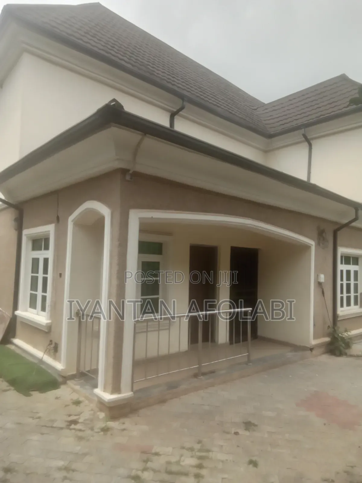 5bdrm Duplex in River Park, FHA for sale in FHA