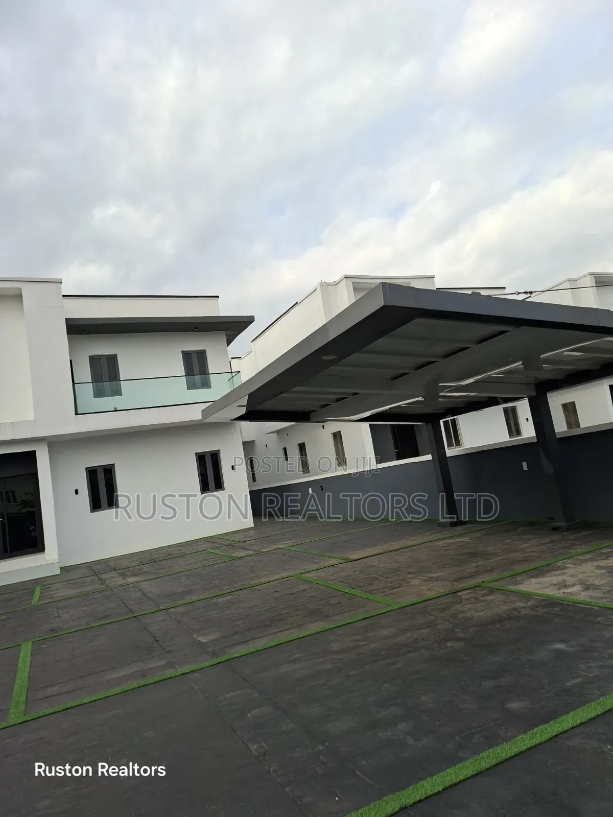 4bdrm Duplex in Samonda for sale in Samonda