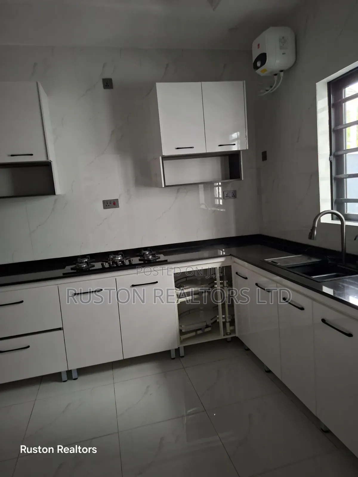 4bdrm Duplex in Samonda for sale in Samonda
