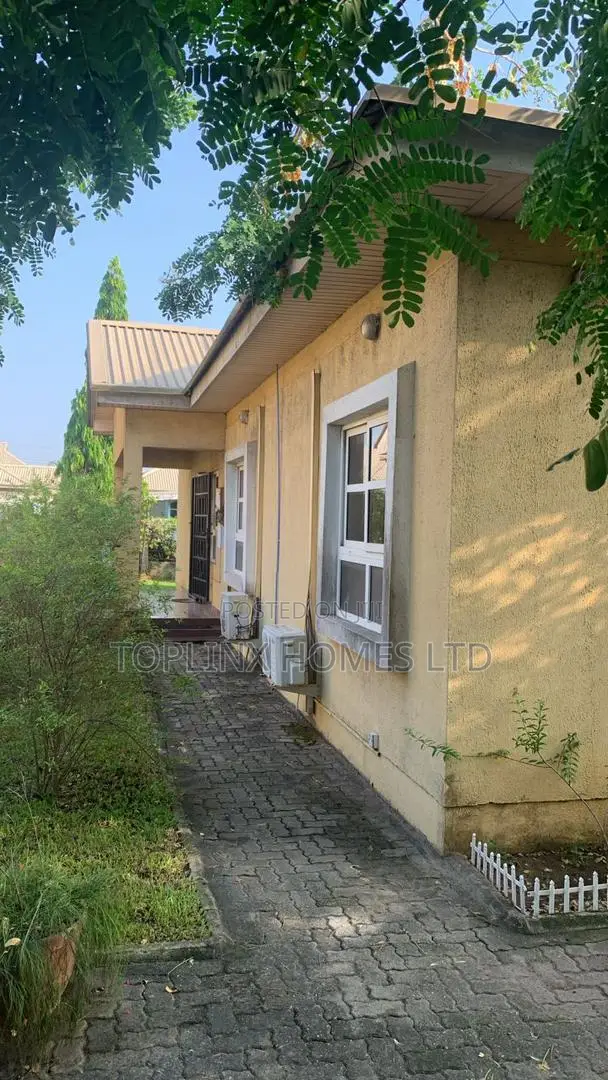 4bdrm Bungalow in Nothern Foreshore, Chevron for sale in Chevron