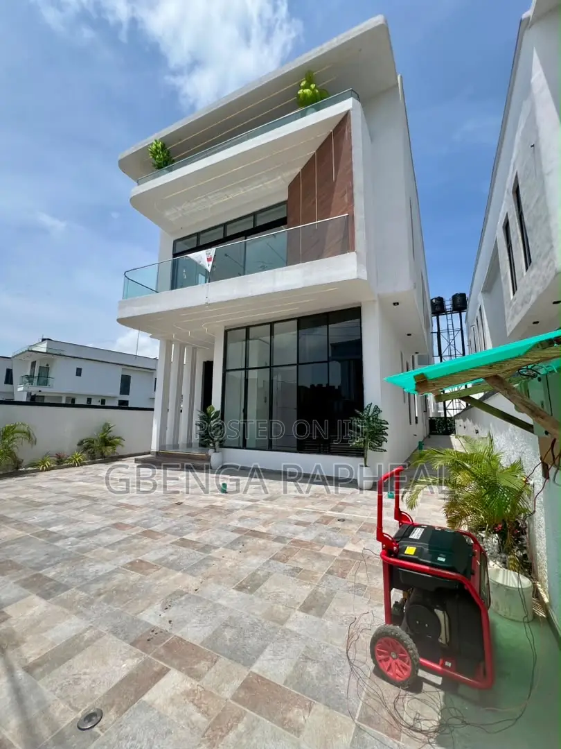 5bdrm Duplex in Ajah for sale in Ajah