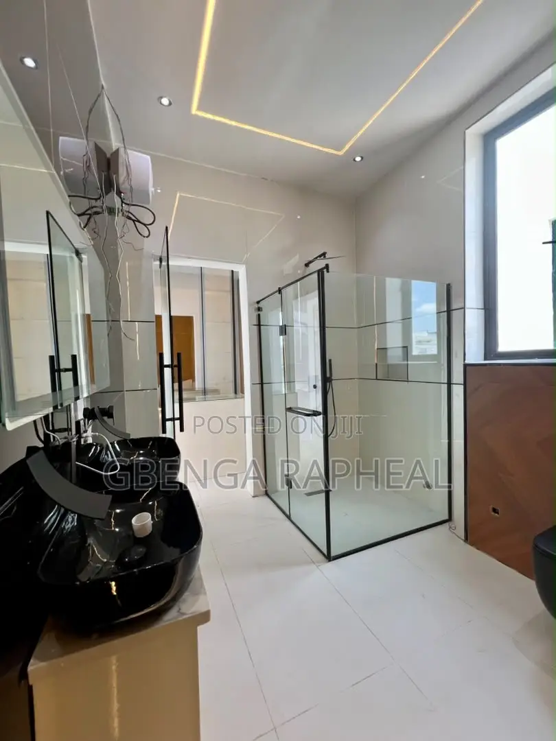 5bdrm Duplex in Ajah for sale in Ajah