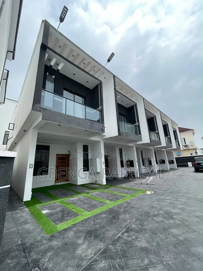 3bdrm Townhouse/Terrace in Chevron, Lekki for sale in Lekki
