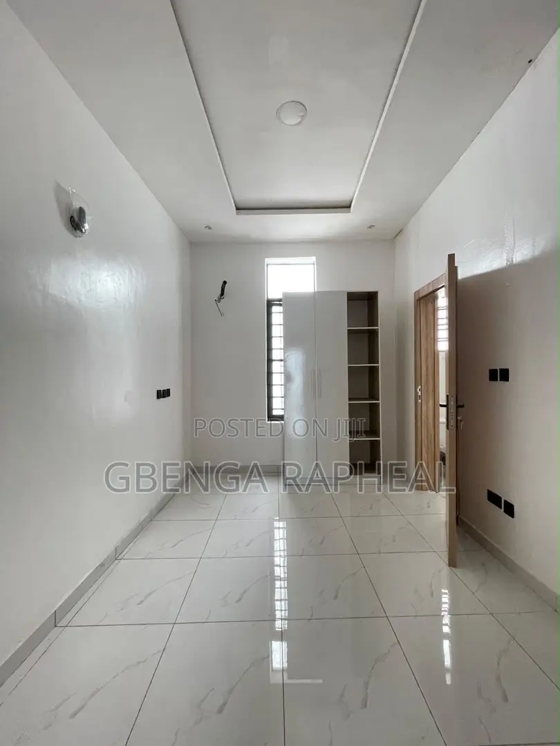 3bdrm Townhouse/Terrace in Chevron, Lekki for sale in Lekki