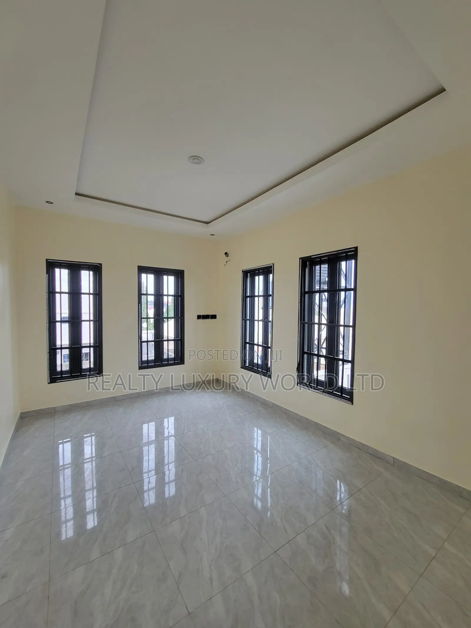 5bdrm Block of Flats in Sabon Lugbe for rent in Sabon Lugbe