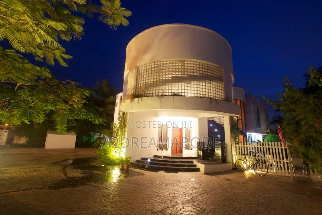 5bdrm Duplex in Vgc for sale in VGC / Ajah