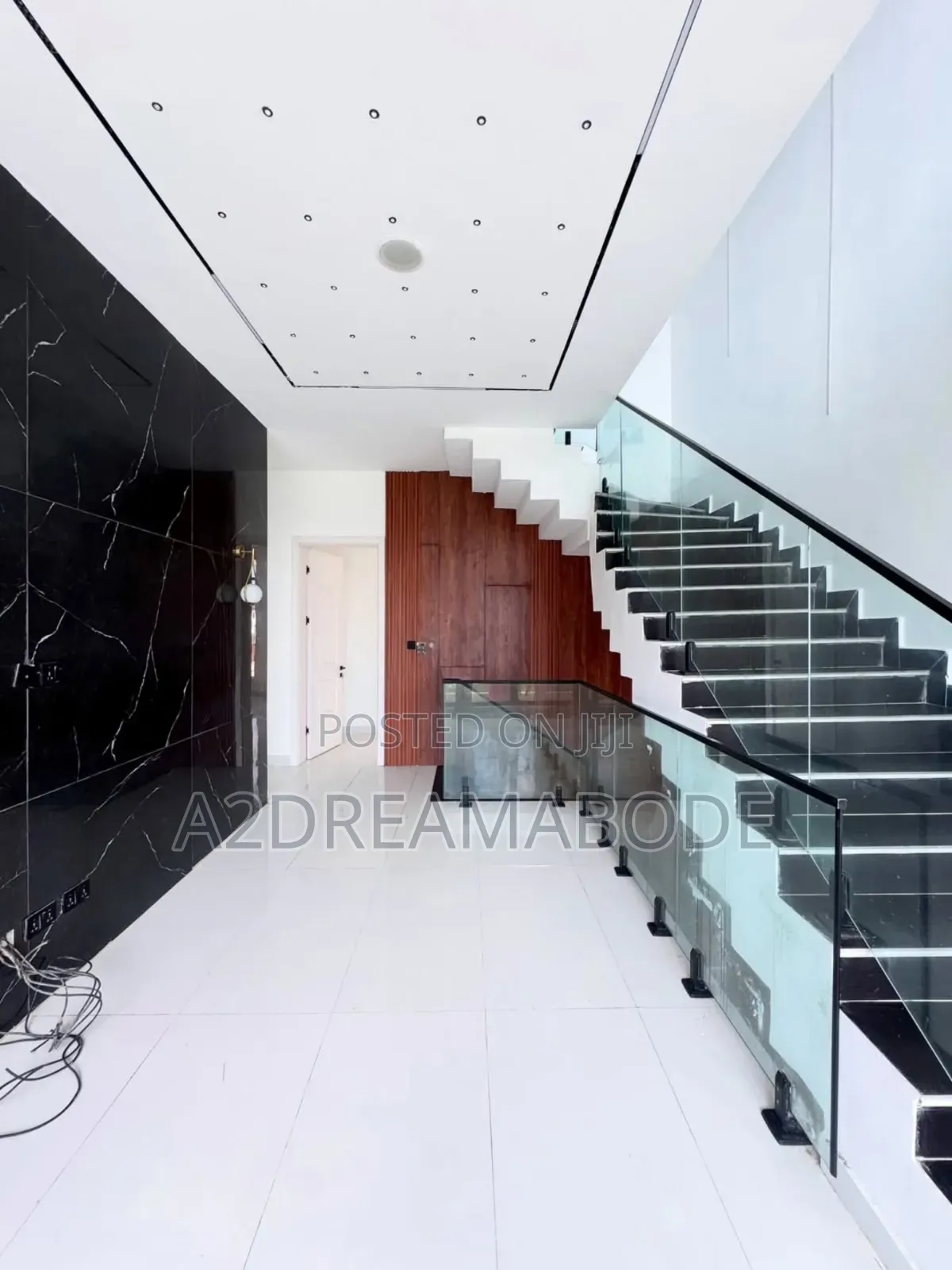 5bdrm Duplex in Lekki Phase 1 for sale in Lekki Phase 1
