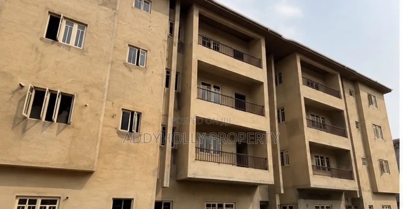 2bdrm Apartment in Okota for sale in Okota