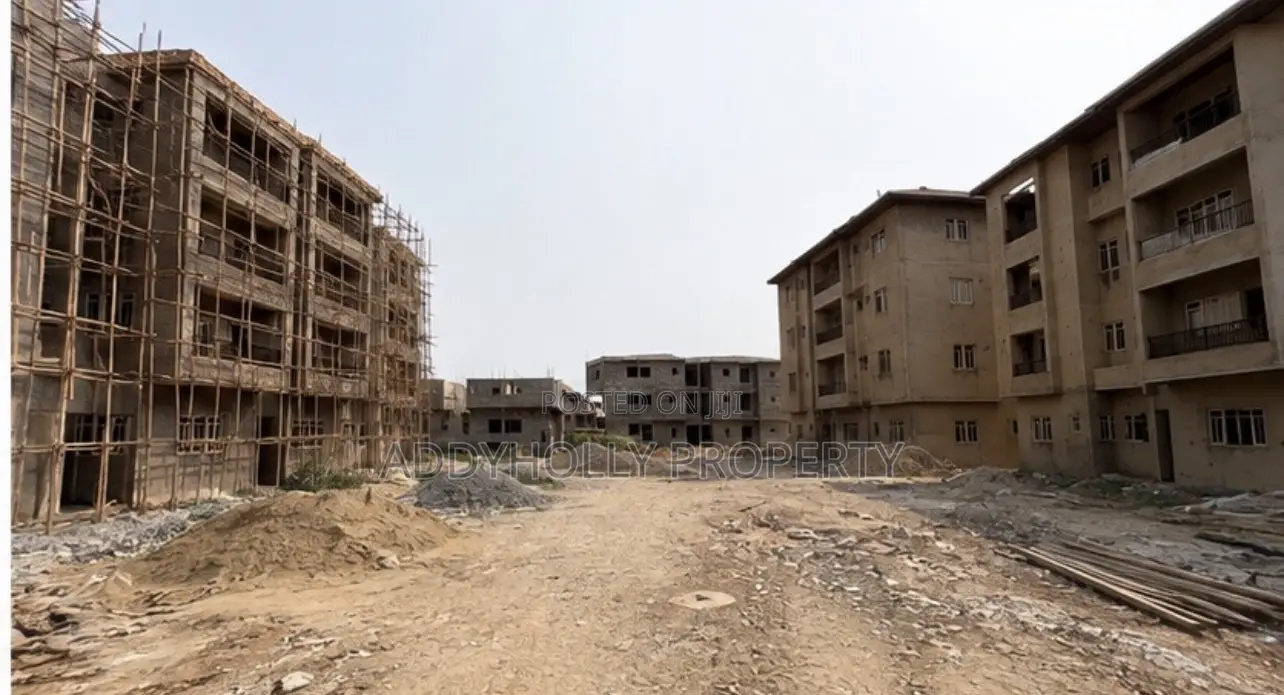 2bdrm Apartment in Okota for sale in Okota