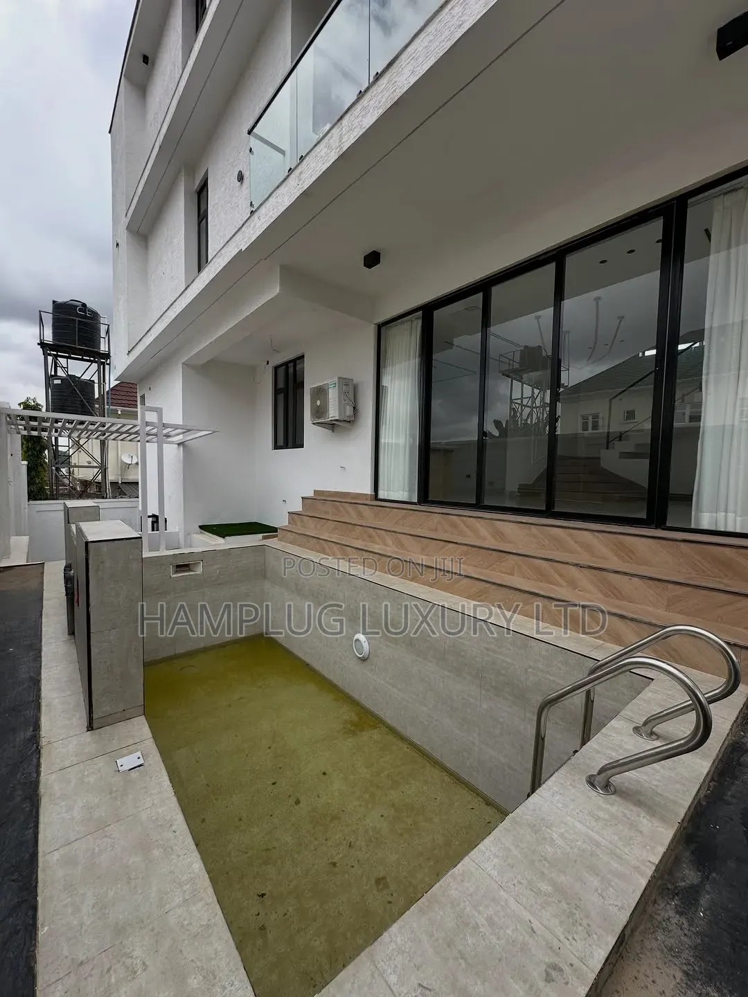 5bdrm Duplex in Apo Resettlement for sale in Apo Resettlement