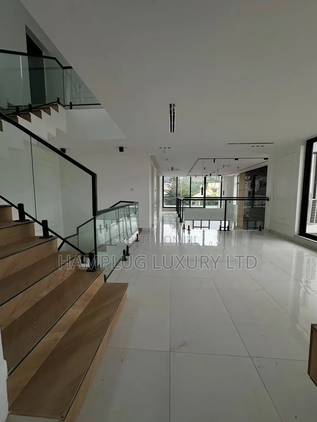 5bdrm Duplex in Apo Resettlement for sale in Apo Resettlement