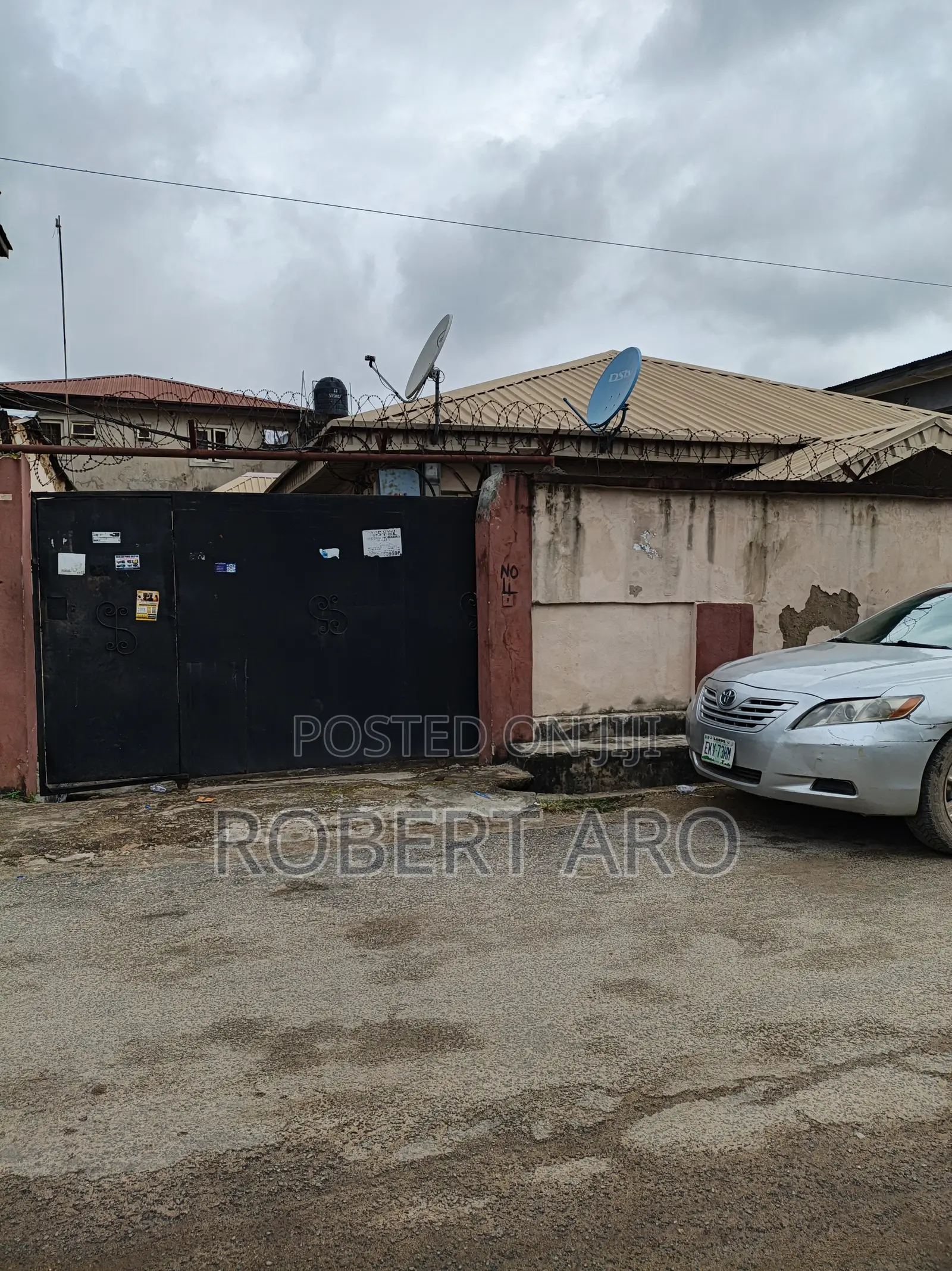 4bdrm Bungalow in Abule-Oja for sale in Abule-Oja
