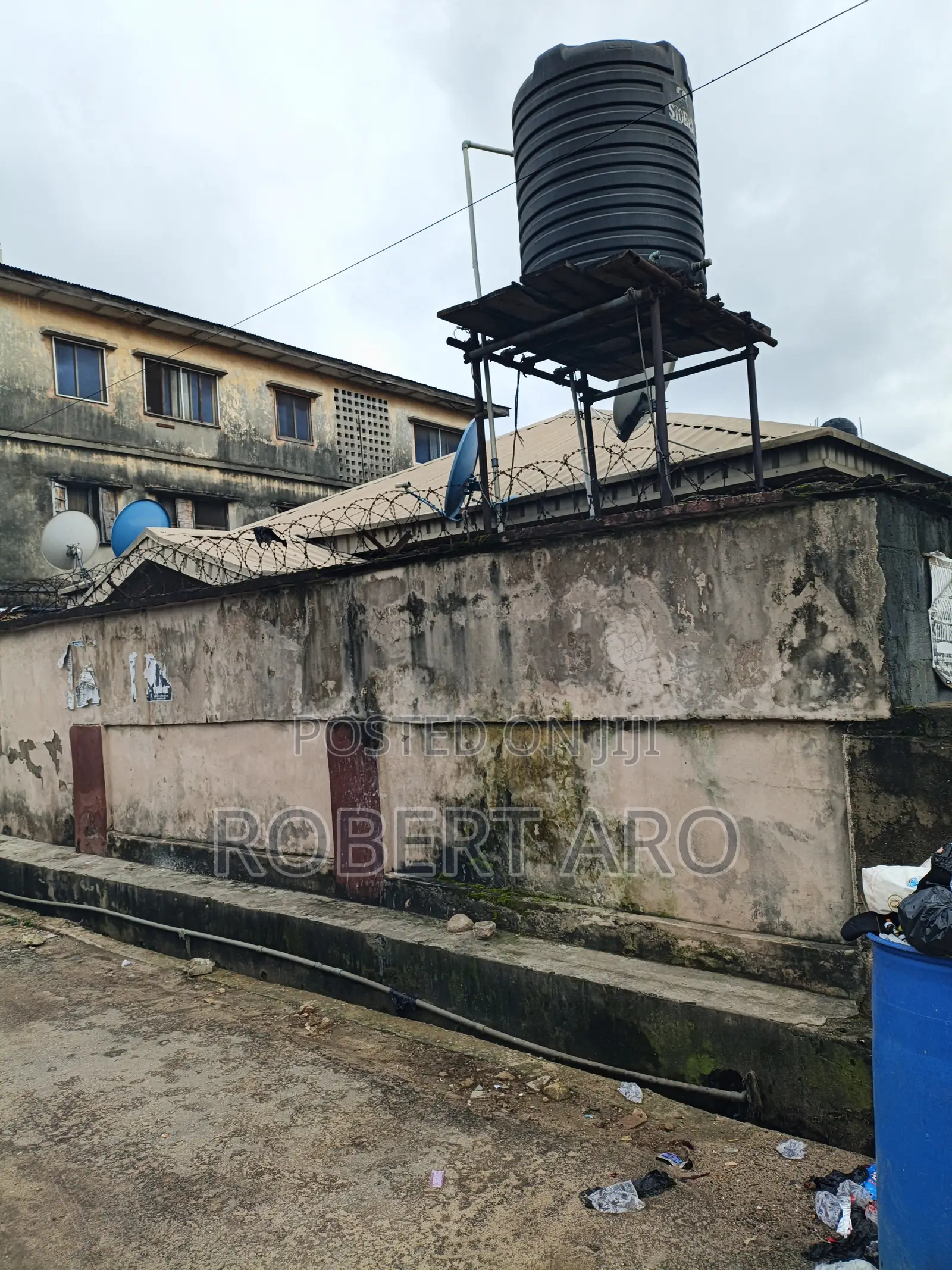 4bdrm Bungalow in Abule-Oja for sale in Abule-Oja