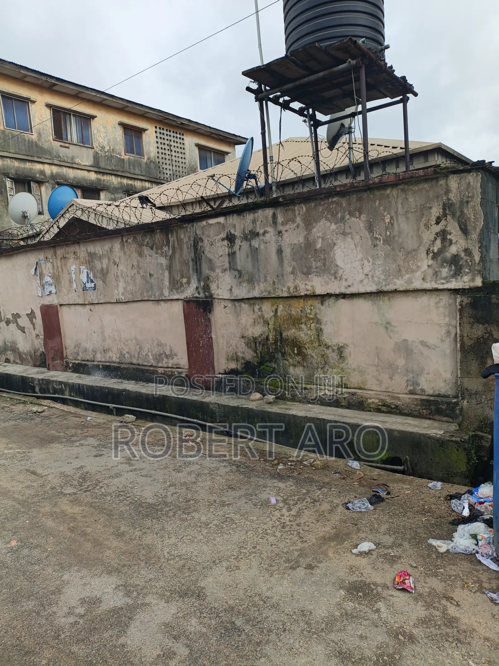 4bdrm Bungalow in Abule-Oja for sale in Abule-Oja