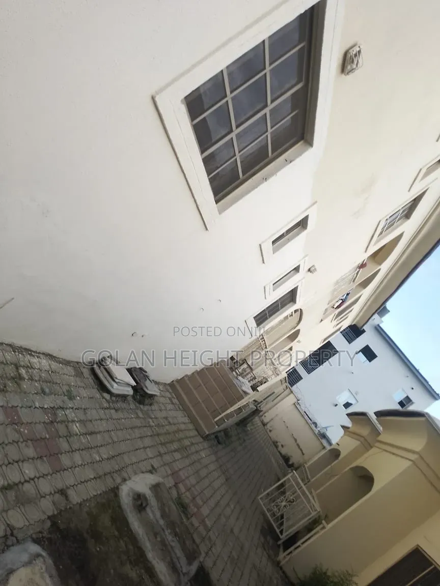 3bdrm Block of Flats in Gwarinpa Estate, Bunkoro for sale in Bunkoro