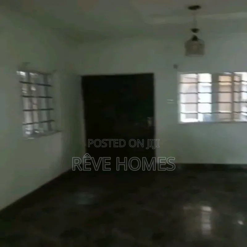 Mini Flat in Adekunle for rent in Adekunle