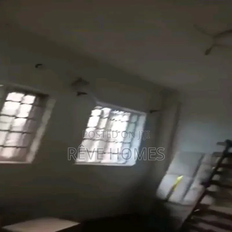 Mini Flat in Adekunle for rent in Adekunle