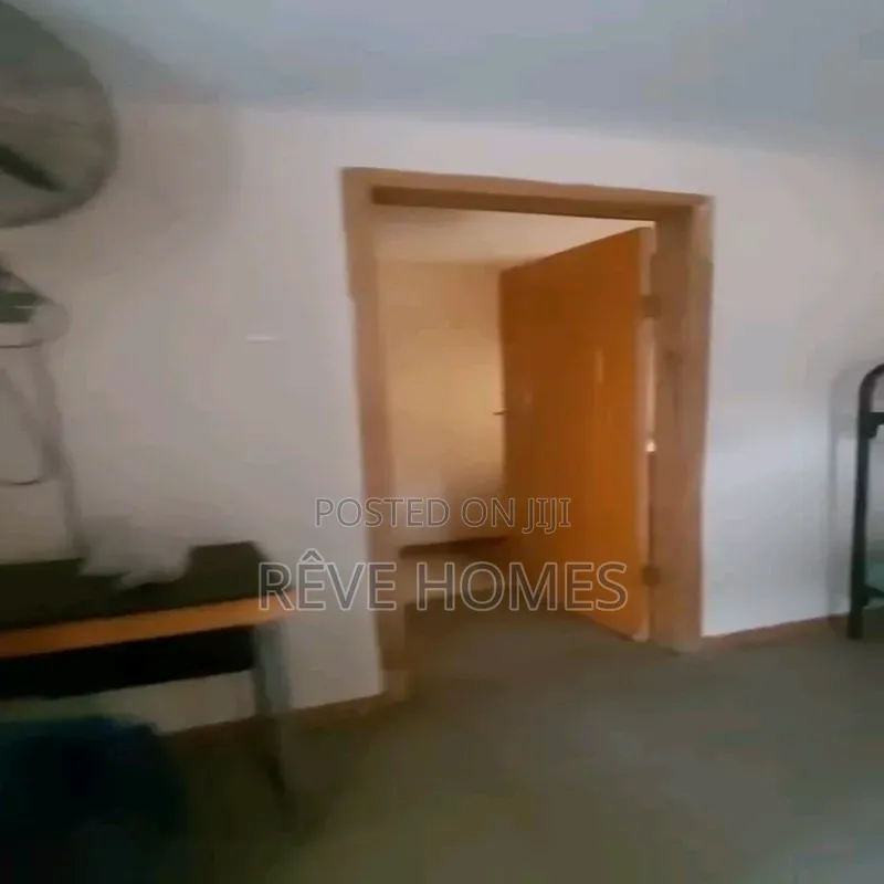 Studio Apartment in Adekunle for rent in Adekunle