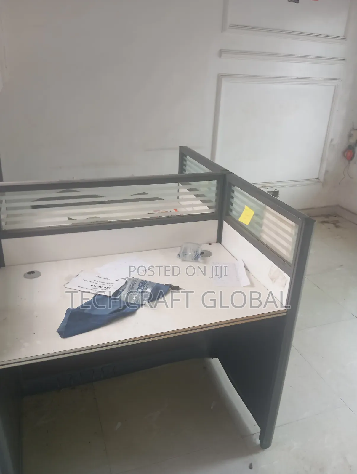 Shop to Let Facing the Express in Olokonla