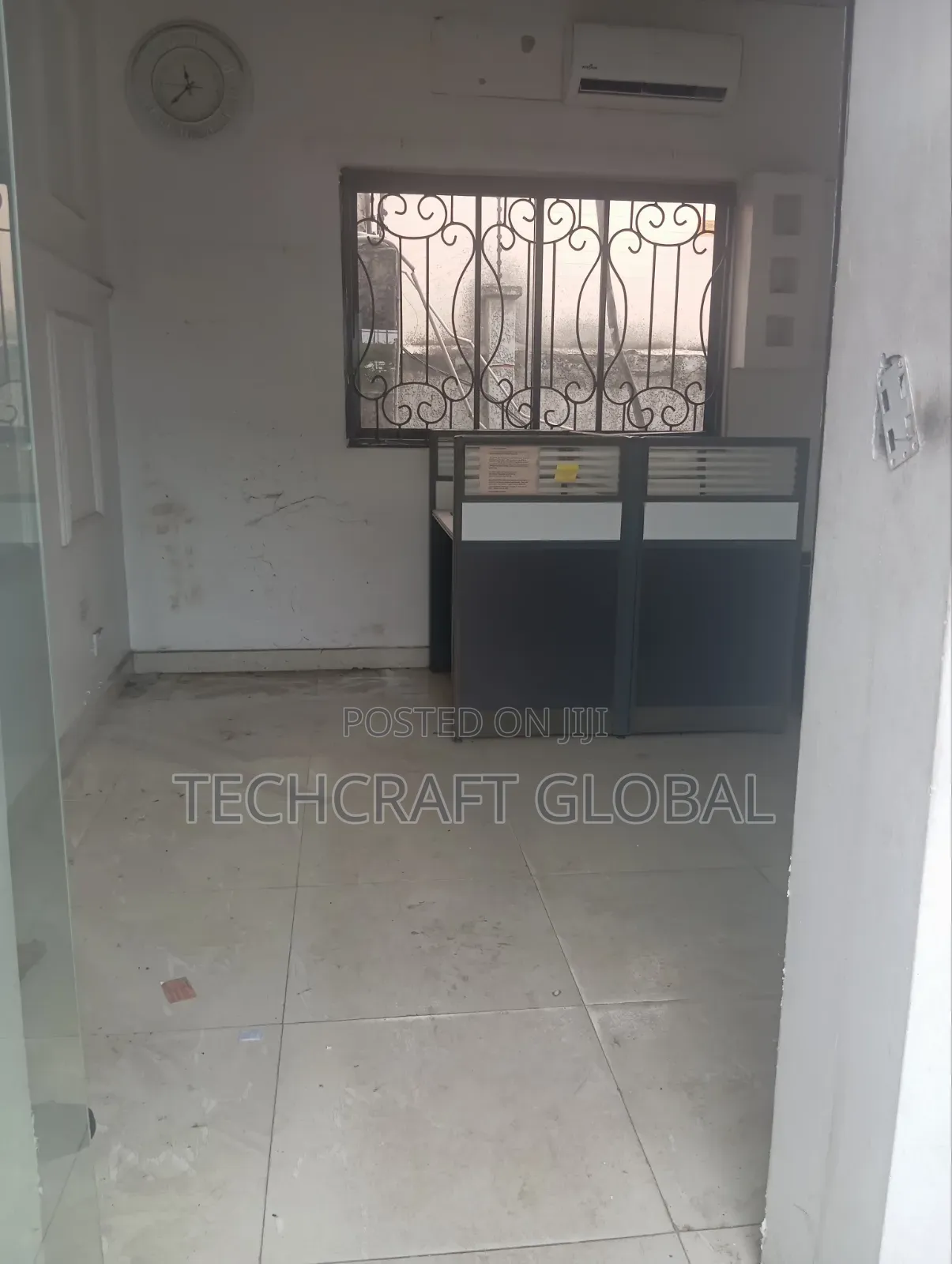 Shop to Let Facing the Express in Olokonla