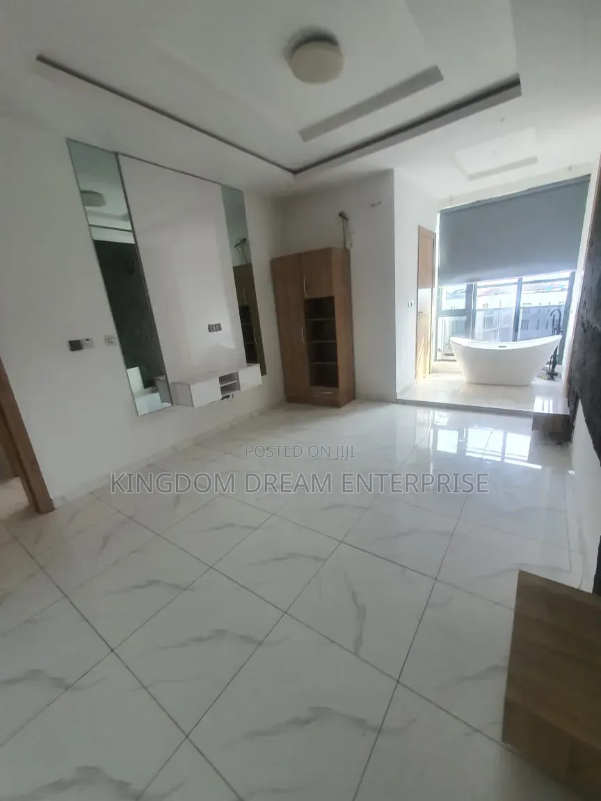 5bdrm Duplex in Orchid Lekki Lagos for sale in Lekki Expressway