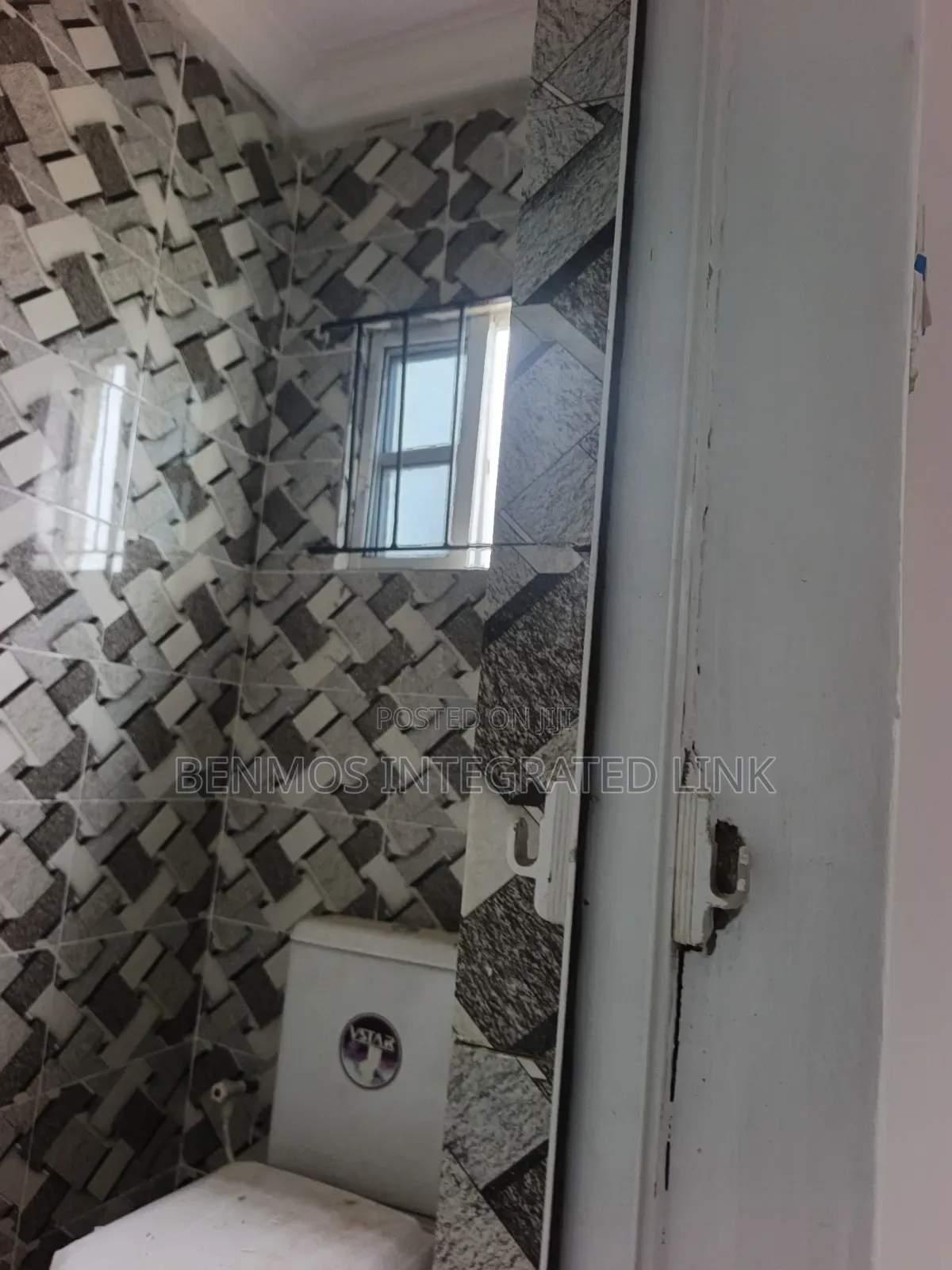 2bdrm Block of Flats in Itupate, Ikorodu for rent in Ikorodu