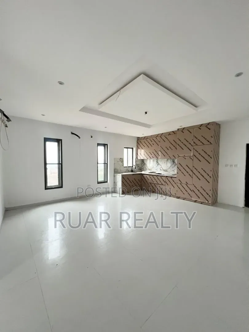 2bdrm Apartment in Lekki Expressway for sale in Lekki Expressway