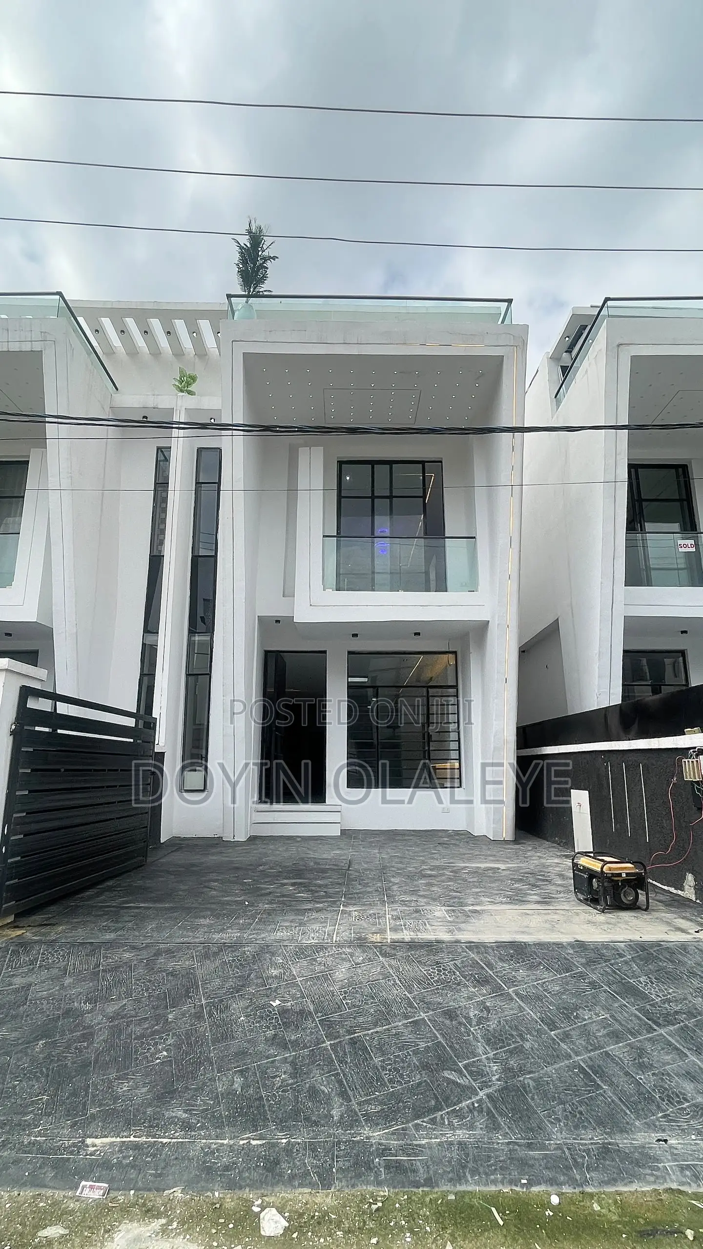 4bdrm Duplex in Ikota for sale in Ikota