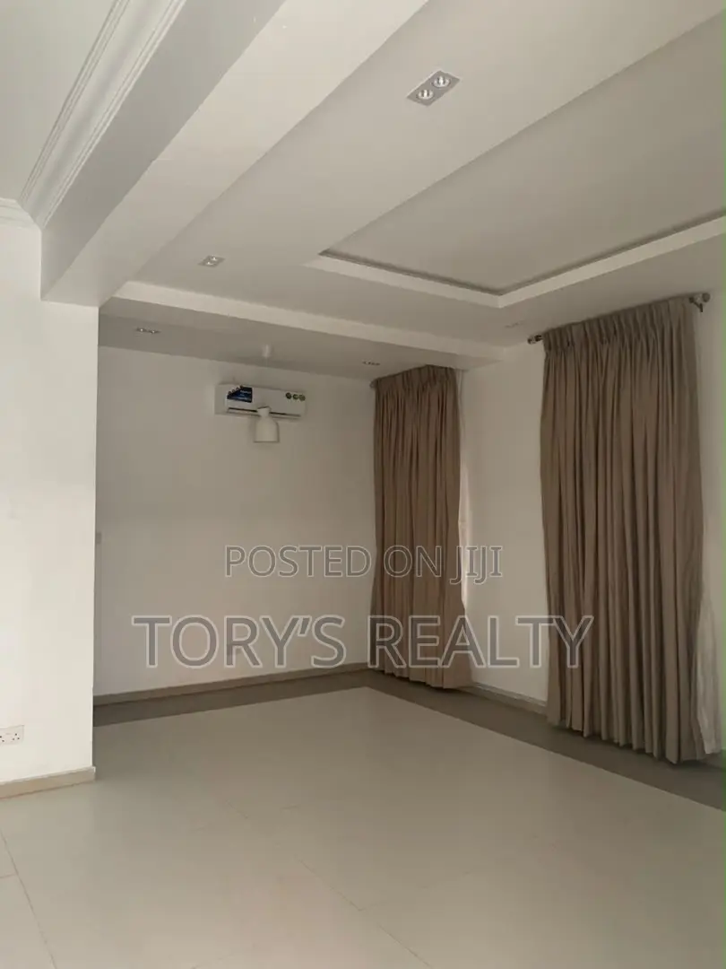 3bdrm Duplex in Lekki Phase 2 for rent in Lekki Phase 2