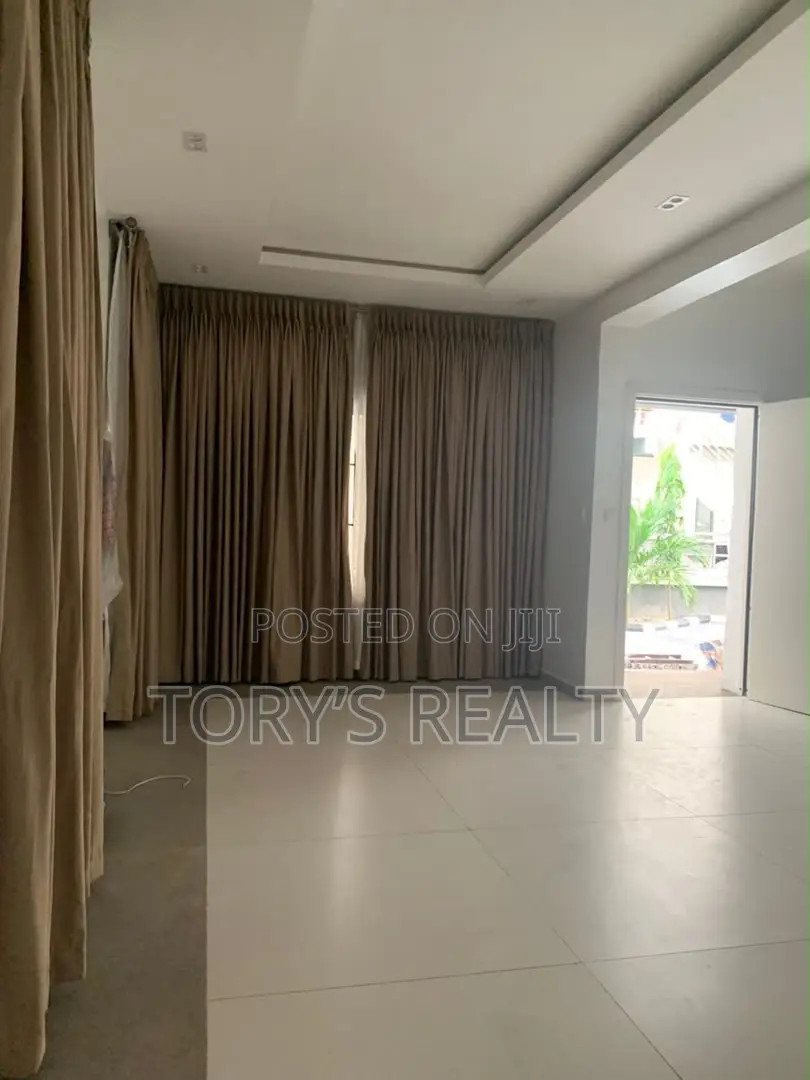 3bdrm Duplex in Lekki Phase 2 for rent in Lekki Phase 2