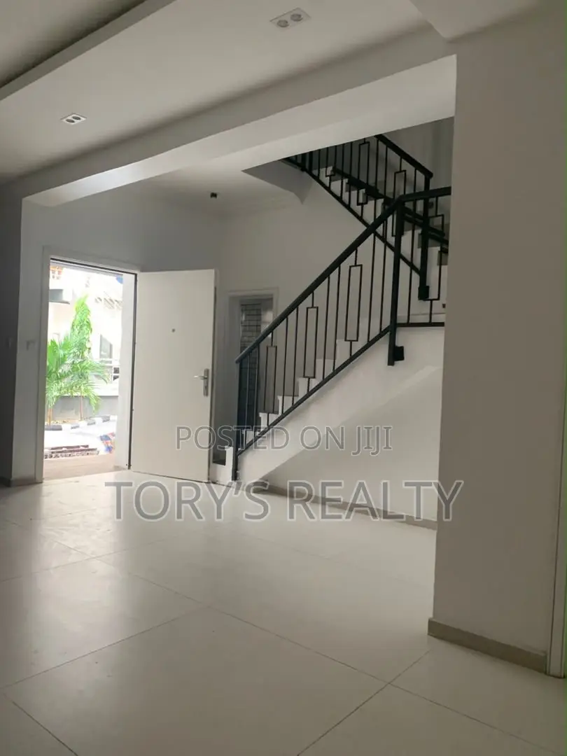 3bdrm Duplex in Lekki Phase 2 for rent in Lekki Phase 2