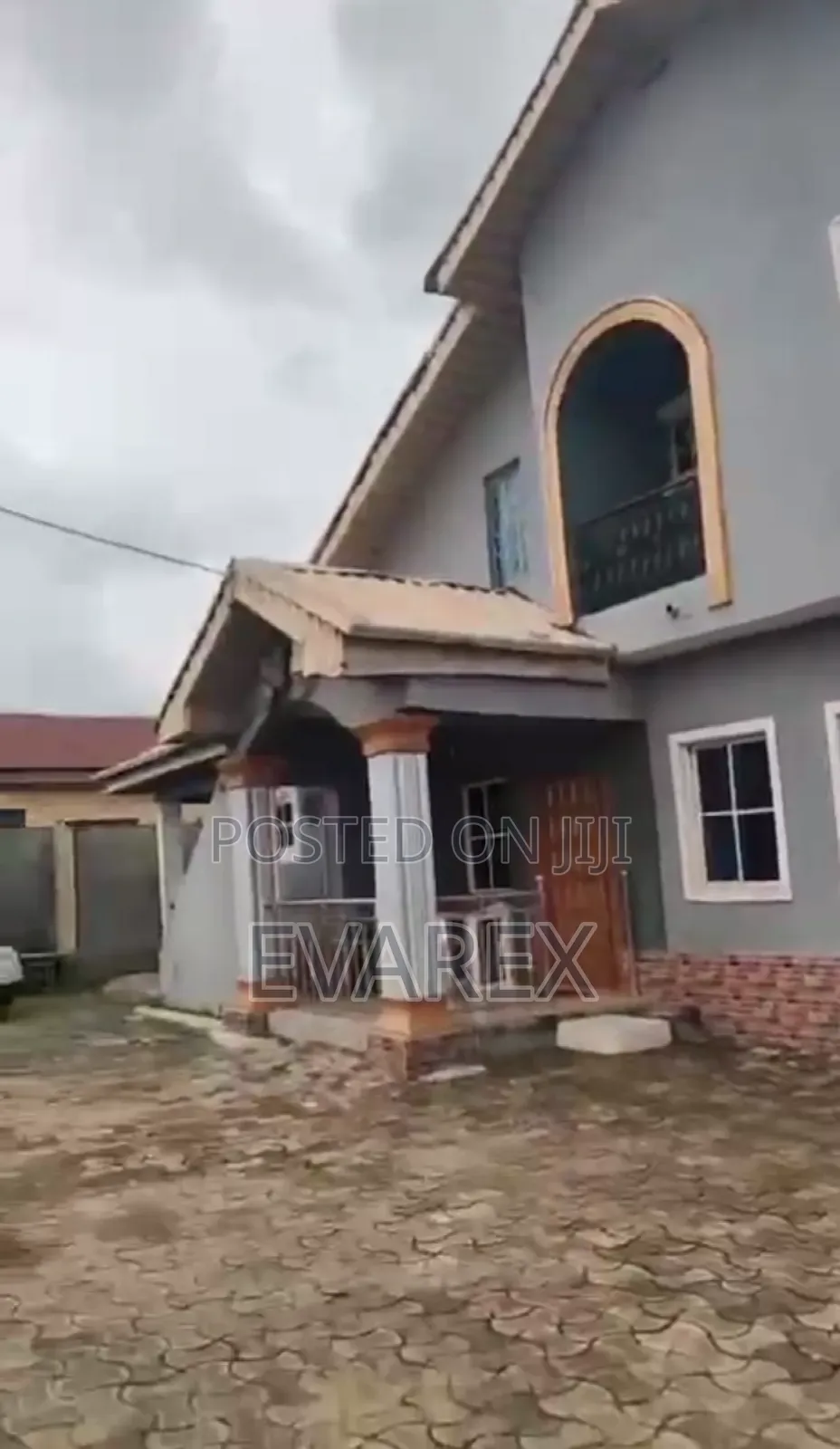 5bdrm Duplex in Iba / Ojo for sale in Iba / Ojo