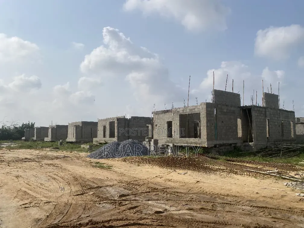 4bdrm Bungalow in Ayhomes Luxury, Lekki Expressway for sale in Lekki Expressway