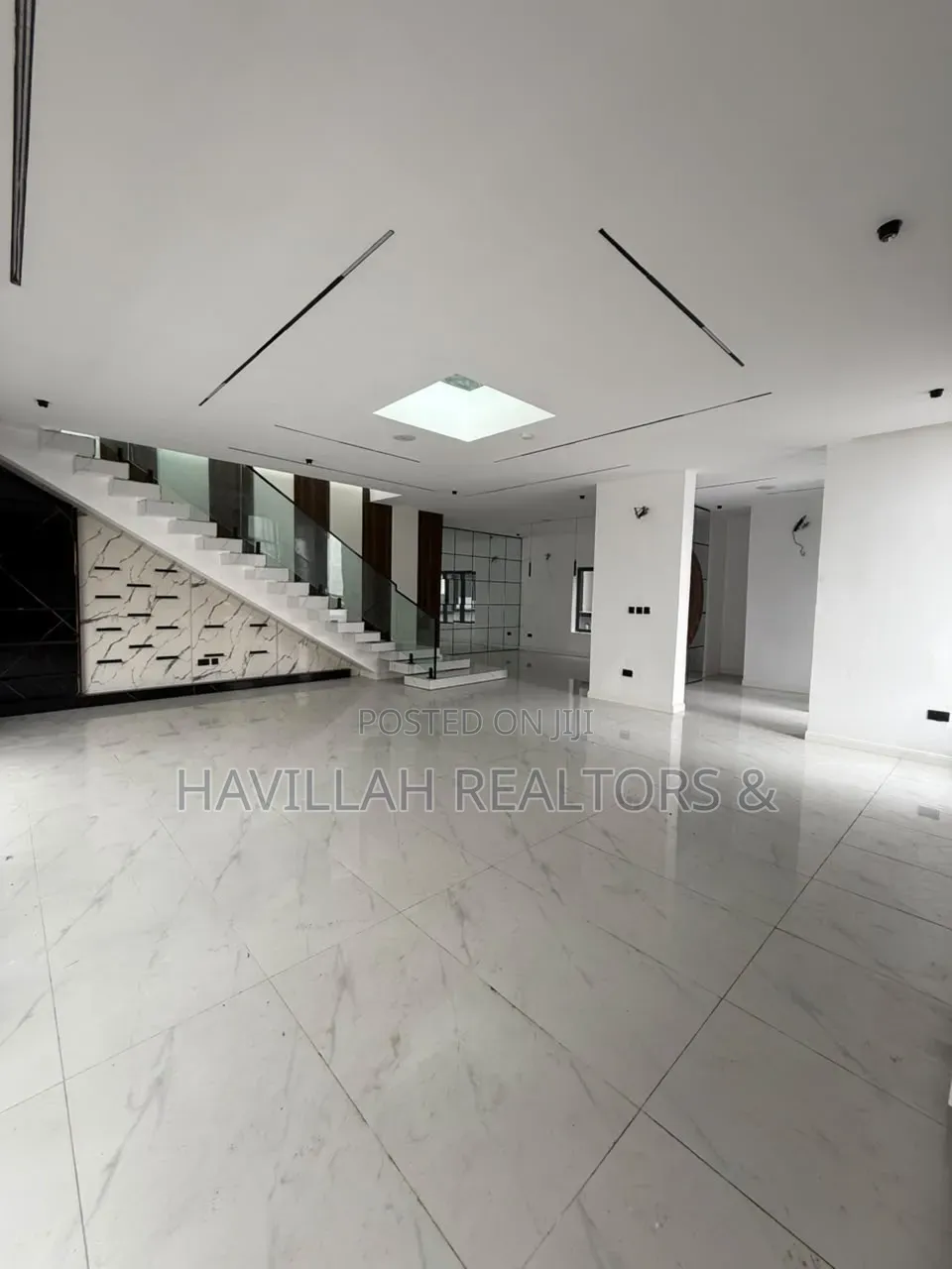 5bdrm Duplex in Lekki Expressway for sale in Lekki Expressway
