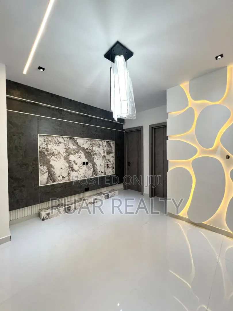 5bdrm Duplex in Ikota for sale in Ikota