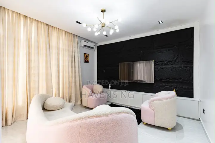 Luxurious 4-Bedroom Triplex for Shortlet | Ikate, Lekki in Ikate