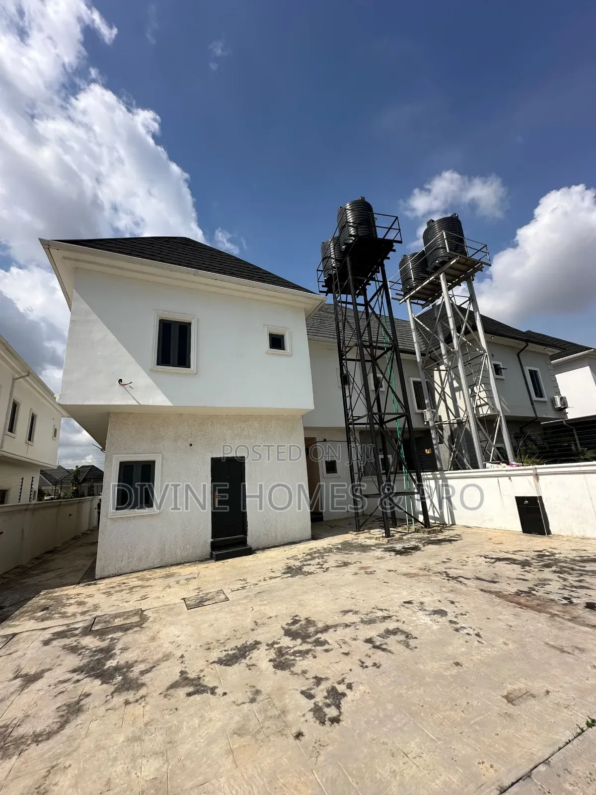 4bdrm Duplex in Gwarinpa for sale in Gwarinpa