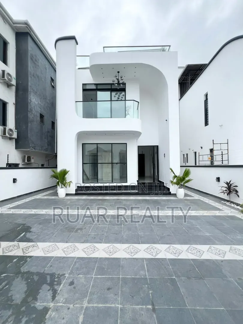 5bdrm Duplex in Lekki Phase 1 for sale in Lekki Phase 1