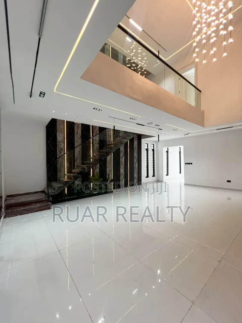 5bdrm Duplex in Lekki Phase 1 for sale in Lekki Phase 1