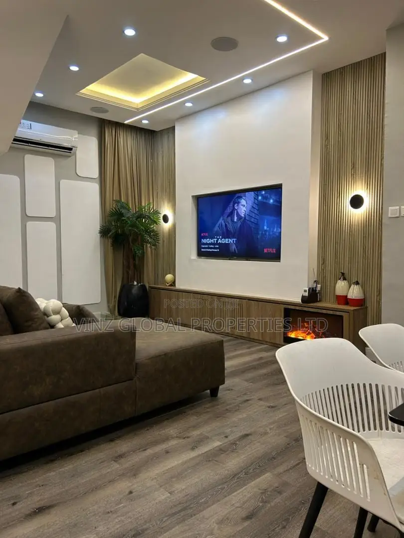 Cozy 2 Bedroom Terrace With a Swimming Pool , Gym 24/7 Electricity in Lekki