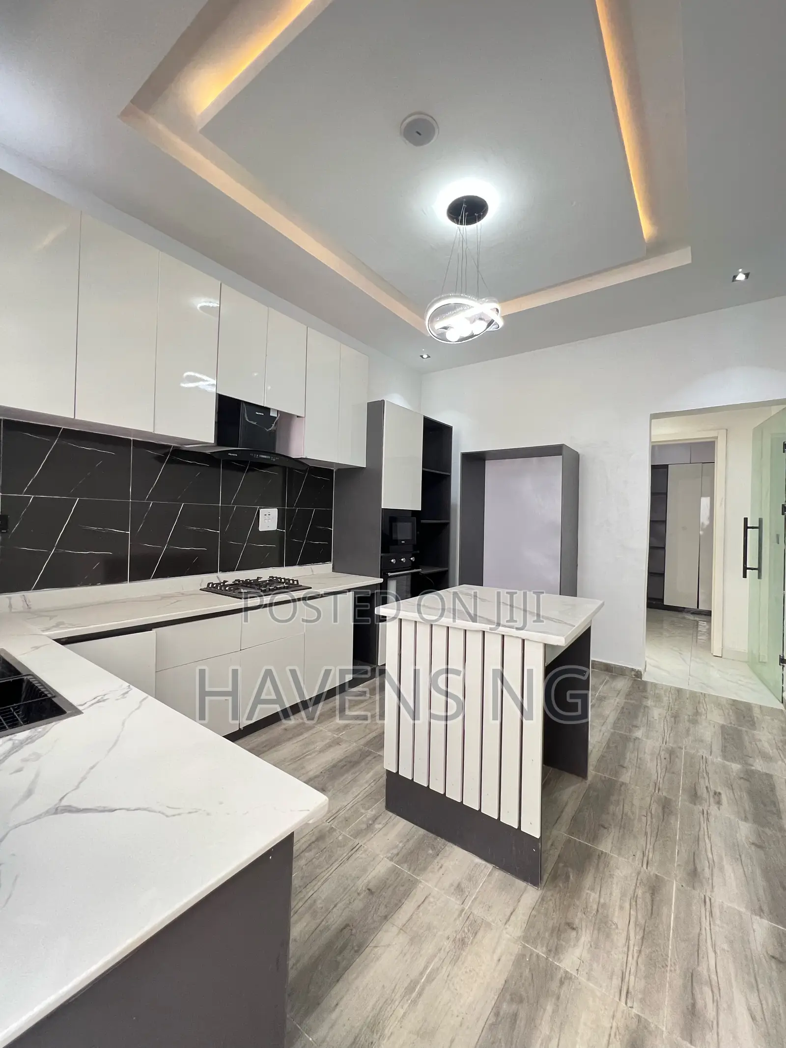 4bdrm Duplex in Idado for sale in Idado
