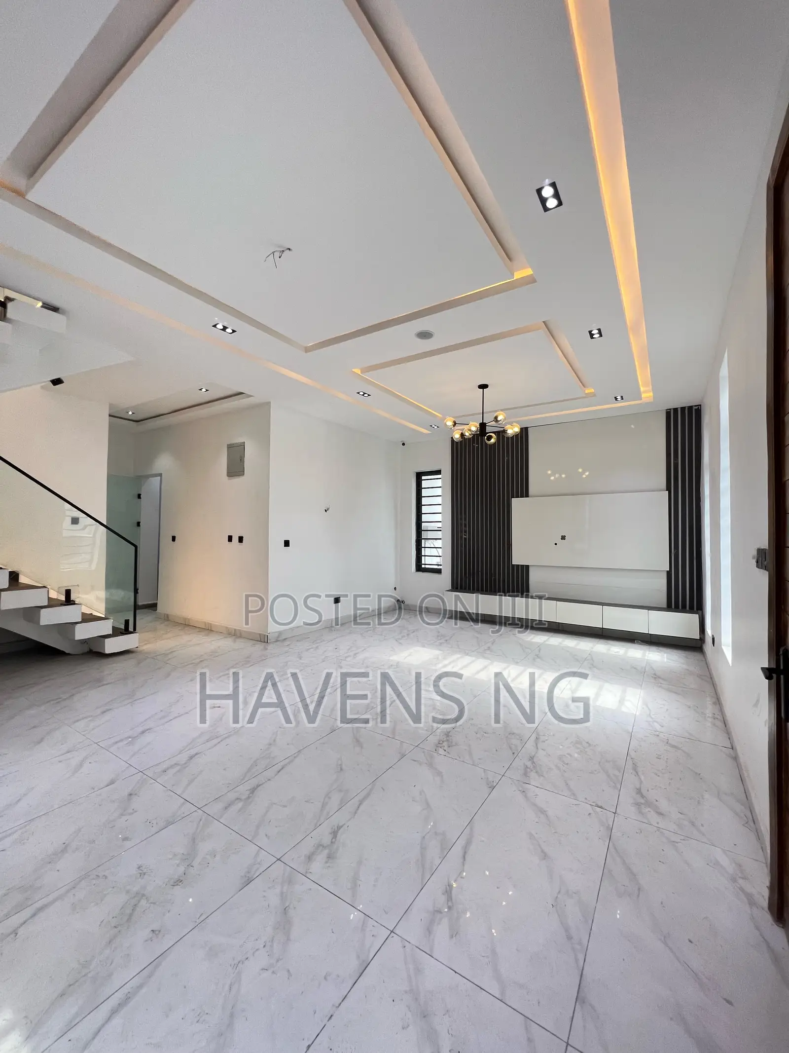 4bdrm Duplex in Idado for sale in Idado