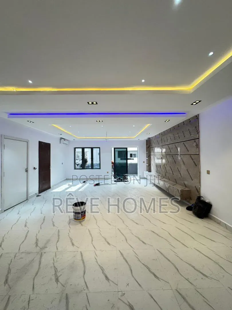 Furnished 3bdrm Block of Flats in Eric Moore for sale in Eric Moore