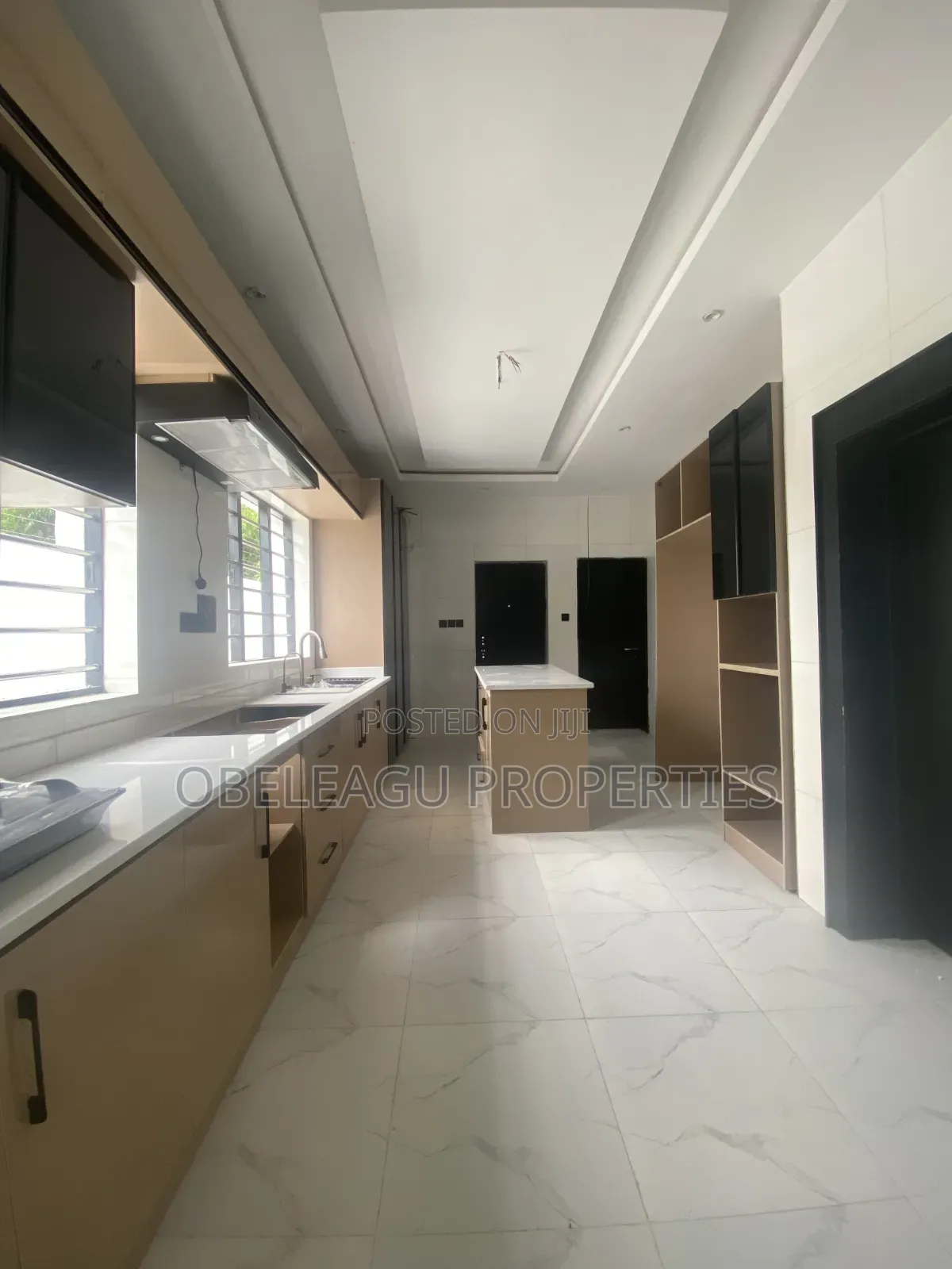 5bdrm Duplex in Prayer Estate, Apple Junction for sale in Apple Junction