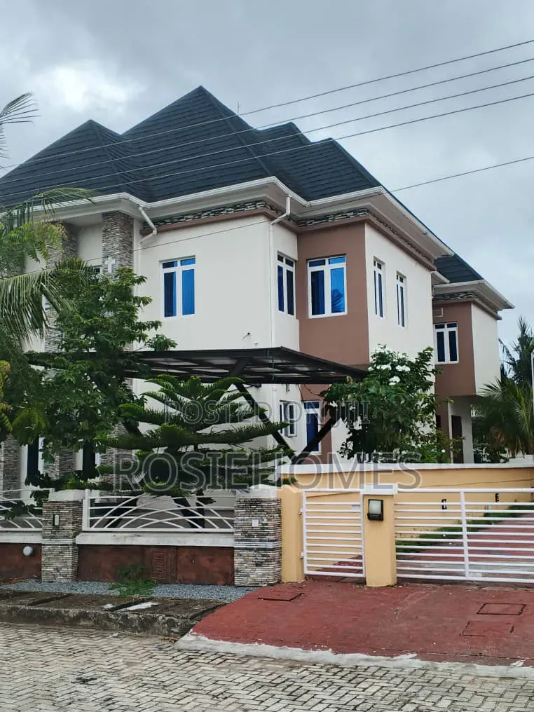 6bdrm Duplex in Chaplain Court, Abraham Adesanya Estate for rent in Abraham Adesanya Estate