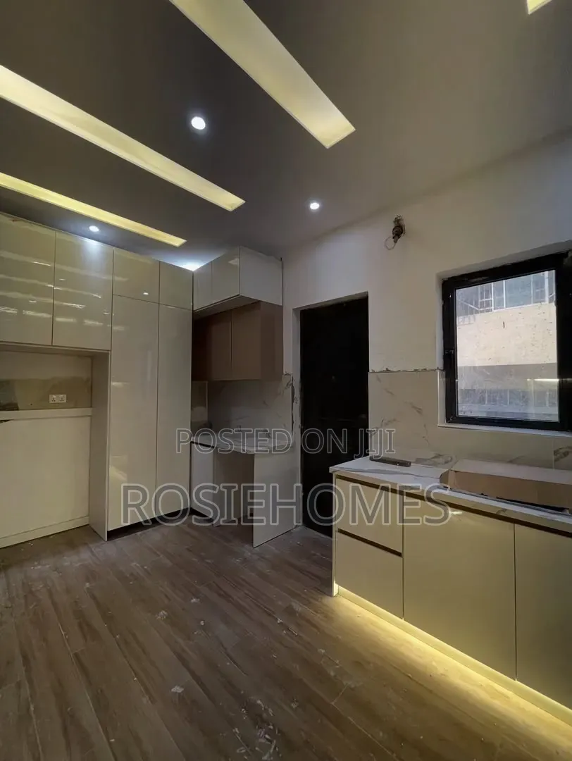 6bdrm Duplex in Chaplain Court, Abraham Adesanya Estate for rent in Abraham Adesanya Estate